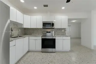 Propiedad en alquiler con 3 habitaciones y 2 baños en Miami