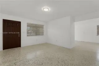 Propiedad en alquiler con 3 habitaciones y 2 baños en Miami
