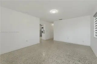Propiedad en alquiler con 3 habitaciones y 2 baños en Miami