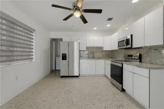 Propiedad en alquiler con 3 habitaciones y 2 baños en Miami