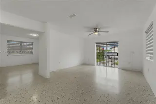 Propiedad en alquiler con 3 habitaciones y 2 baños en Miami