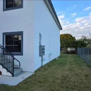 Propiedad en alquiler con 3 habitaciones y 2 baños en Miami