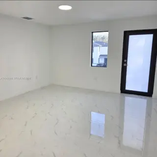 Propiedad en alquiler con 3 habitaciones y 2 baños en Miami