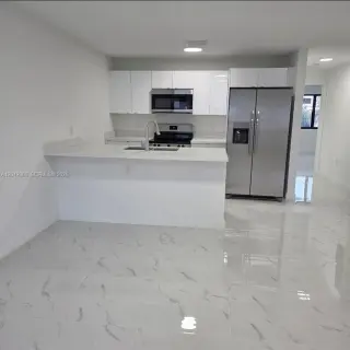 Propiedad en alquiler con 3 habitaciones y 2 baños en Miami