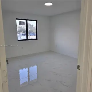 Propiedad en alquiler con 3 habitaciones y 2 baños en Miami