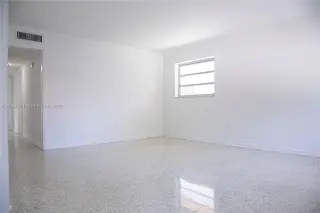 Propiedad en alquiler con 3 habitaciones y 2 baños en Miami
