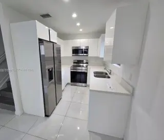 Propiedad en alquiler con 3 habitaciones y 2.5 baños en Miami