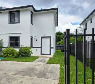 Propiedad en alquiler con 3 habitaciones y 2.5 baños en Miami