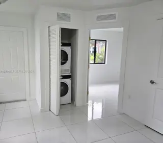 Propiedad en alquiler con 3 habitaciones y 2.5 baños en Miami