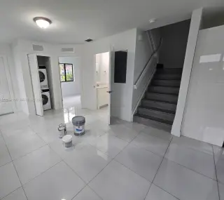 Propiedad en alquiler con 3 habitaciones y 2.5 baños en Miami