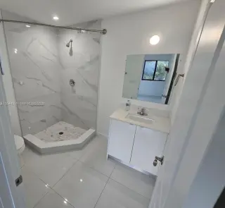 Propiedad en alquiler con 3 habitaciones y 2.5 baños en Miami