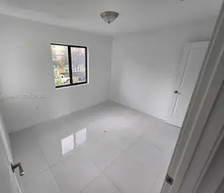 Propiedad en alquiler con 3 habitaciones y 2.5 baños en Miami