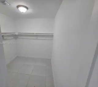Propiedad en alquiler con 3 habitaciones y 2.5 baños en Miami