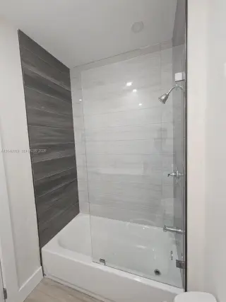 Propiedad en alquiler con 3 habitaciones y 2 baños en Miami