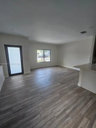Propiedad en alquiler con 3 habitaciones y 2 baños en Miami