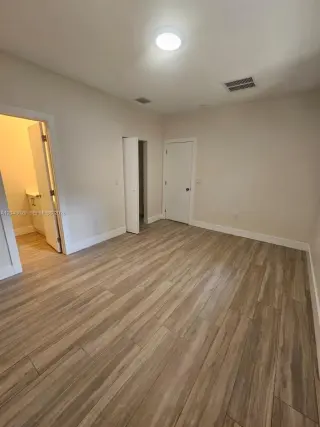 Propiedad en alquiler con 3 habitaciones y 2 baños en Miami