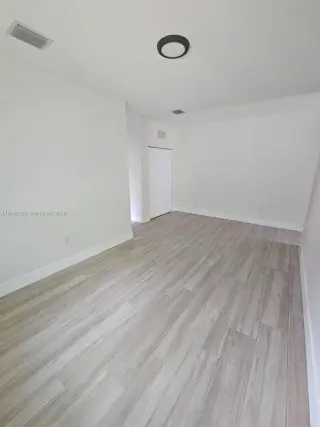 Propiedad en alquiler con 3 habitaciones y 2 baños en Miami