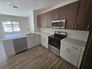 Propiedad en alquiler con 3 habitaciones y 2 baños en Miami
