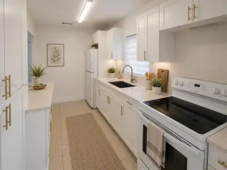 Propiedad en alquiler con 0 habitaciones y 4 baños en Miami
