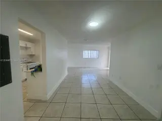 Propiedad en alquiler con 0 habitaciones y 4 baños en Miami