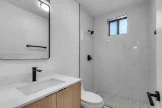 Propiedad en alquiler con 3 habitaciones y 2 baños en Miami