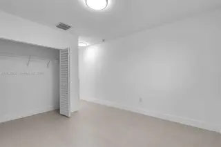 Propiedad en alquiler con 3 habitaciones y 2 baños en Miami