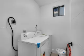 Propiedad en alquiler con 3 habitaciones y 2 baños en Miami