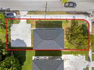 Propiedad en alquiler con 3 habitaciones y 2 baños en Miami