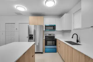 Propiedad en alquiler con 3 habitaciones y 2 baños en Miami