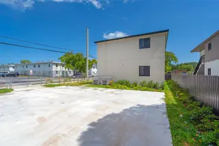 Propiedad en alquiler con 3 habitaciones y 2 baños en Miami