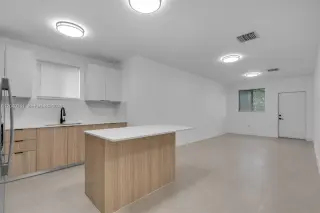 Propiedad en alquiler con 3 habitaciones y 2 baños en Miami