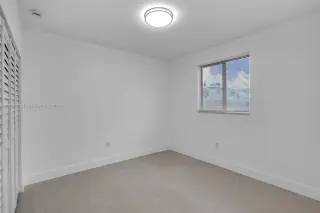 Propiedad en alquiler con 3 habitaciones y 2 baños en Miami
