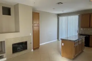 3 spacious natural light home