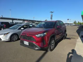 Toyota RAV4 2025 XLE 4dr SUV