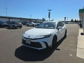 Toyota Camry 2025 SE 4dr Sedan