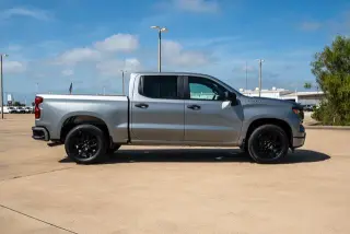 Chevrolet Silverado 1500 2023 4x2 Custom 4dr Crew Cab 5.8 ft. SB