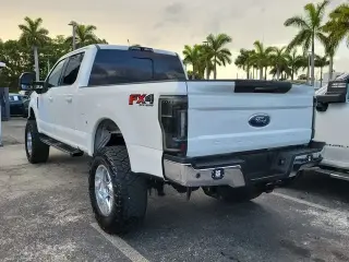 Ford F-250 Super Duty 2019 4x4 Lariat 4dr Crew Cab 8 ft. LB Pickup