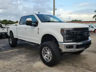 Ford F-250 Super Duty 2019 4x4 Lariat 4dr Crew Cab 8 ft. LB Pickup