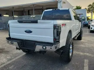 Ford F-250 Super Duty 2019 4x4 Lariat 4dr Crew Cab 8 ft. LB Pickup