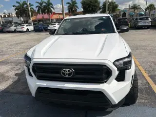 Toyota Tacoma 2024 4x4 SR 4dr Double Cab 5.0 ft SB 6M