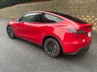 Tesla Model Y 2022 AWD Long Range 4dr Crossover