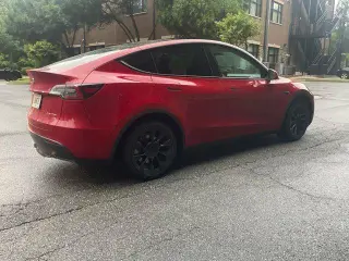 Tesla Model Y 2022 AWD Long Range 4dr Crossover