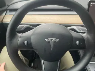 Tesla Model Y 2022 AWD Long Range 4dr Crossover