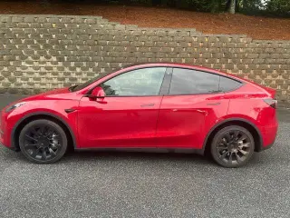 Tesla Model Y 2022 AWD Long Range 4dr Crossover