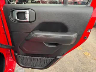 Jeep Wrangler 2023 4x4 Sahara 4dr SUV