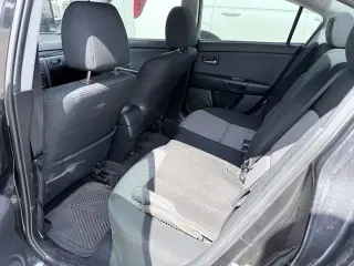 Mazda Mazda3 2006 i Touring 4dr Sedan