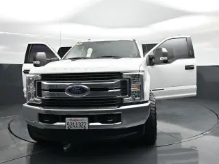Ford F-250 Super Duty 2019 4x4 XLT 4dr Crew Cab 6.8 ft. SB Pickup