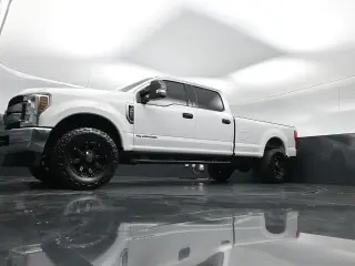 Ford F-250 Super Duty 2019 4x4 XLT 4dr Crew Cab 6.8 ft. SB Pickup