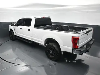 Ford F-250 Super Duty 2019 4x4 XLT 4dr Crew Cab 6.8 ft. SB Pickup