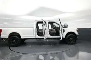 Ford F-250 Super Duty 2019 4x4 XLT 4dr Crew Cab 6.8 ft. SB Pickup